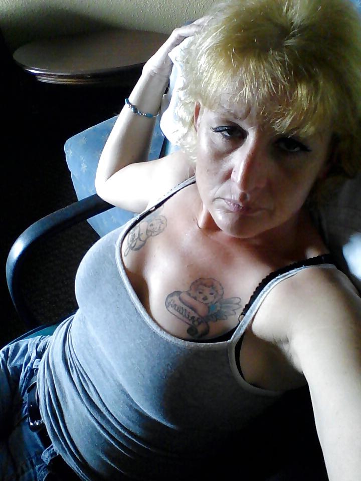 9P Nasty Slut Sexting