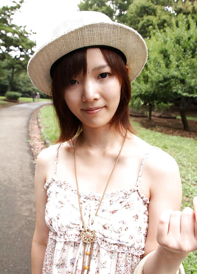 11P Japanese girl nude in public