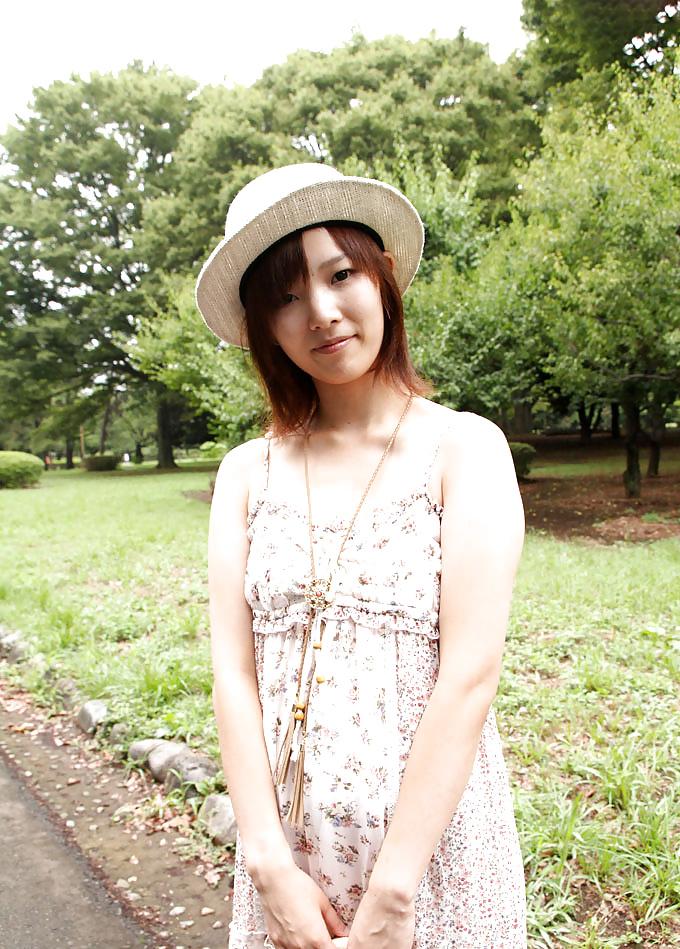 11P Japanese girl nude in public