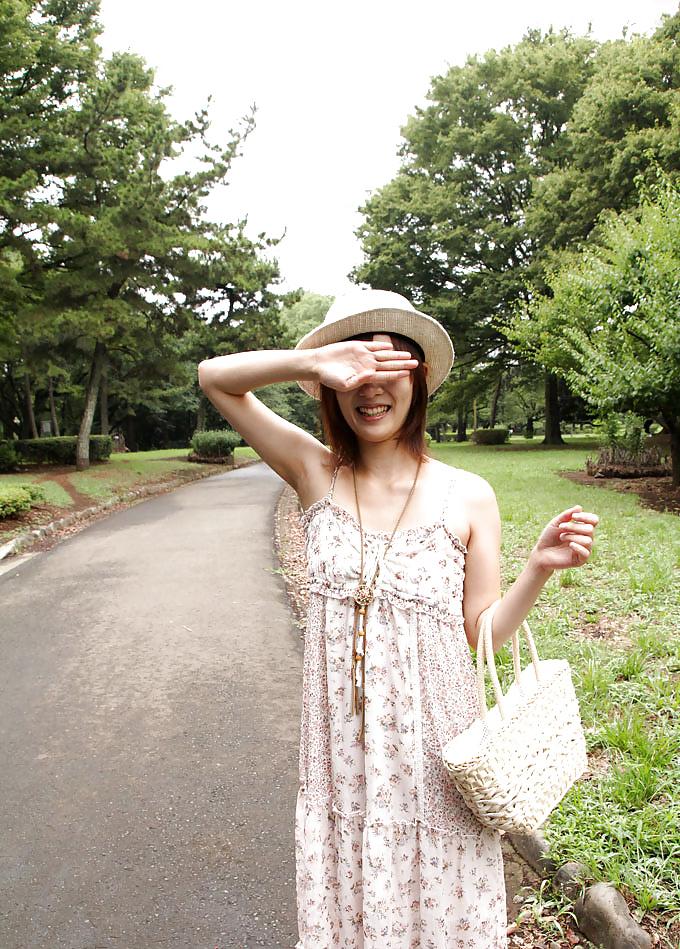 11P Japanese girl nude in public