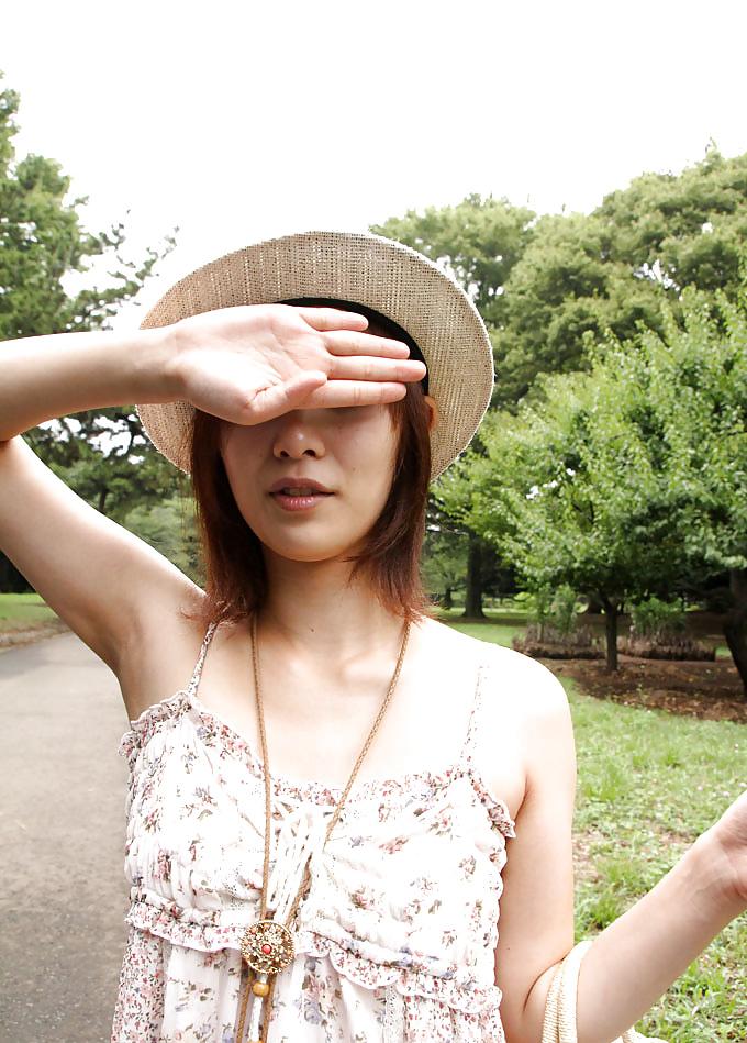 11P Japanese girl nude in public