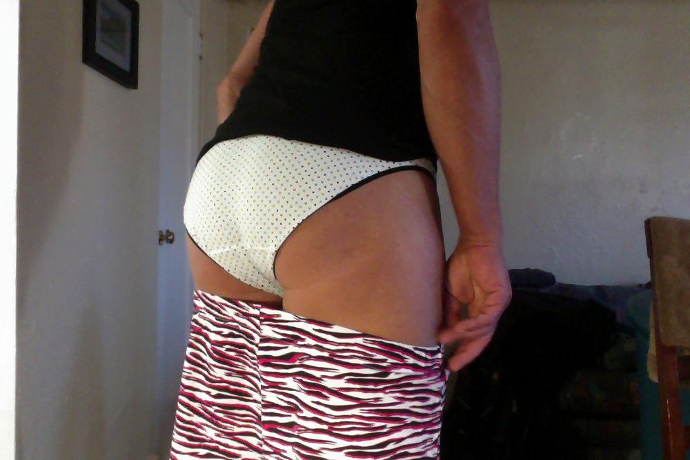 11P Crossdresser Lisa weekend panty play