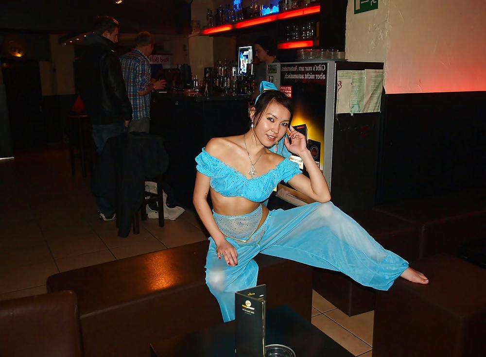 21P Mongolian girl nude in public