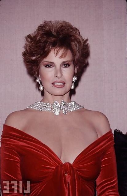 5P Raquel Welch, Beautiful, Busty Goddess.