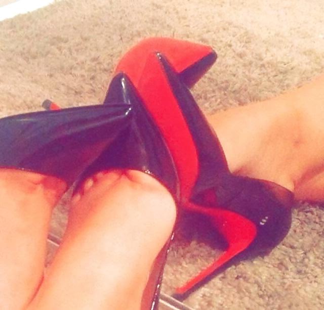 25P Sexy feet in high heels