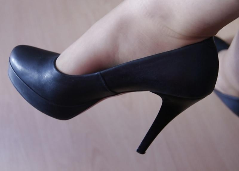 25P Sexy feet in high heels