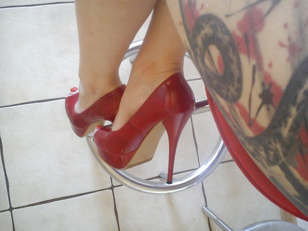 25P Sexy feet in high heels