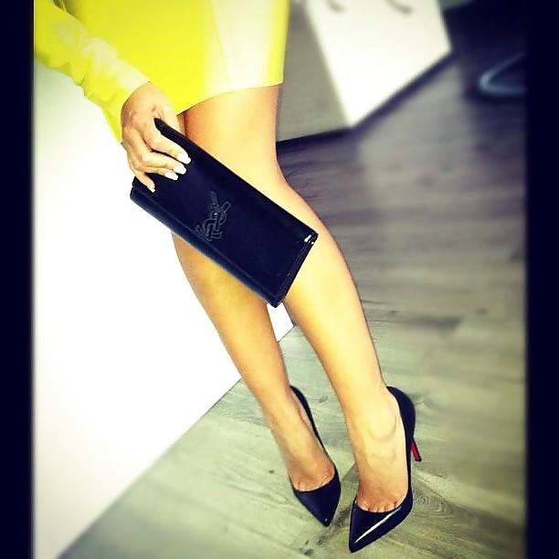 25P Sexy feet in high heels