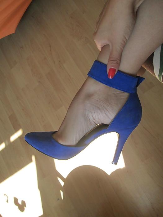 25P Sexy feet in high heels