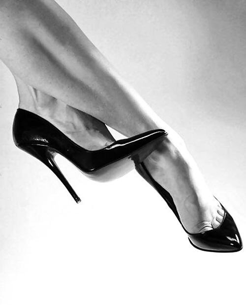 25P Sexy feet in high heels