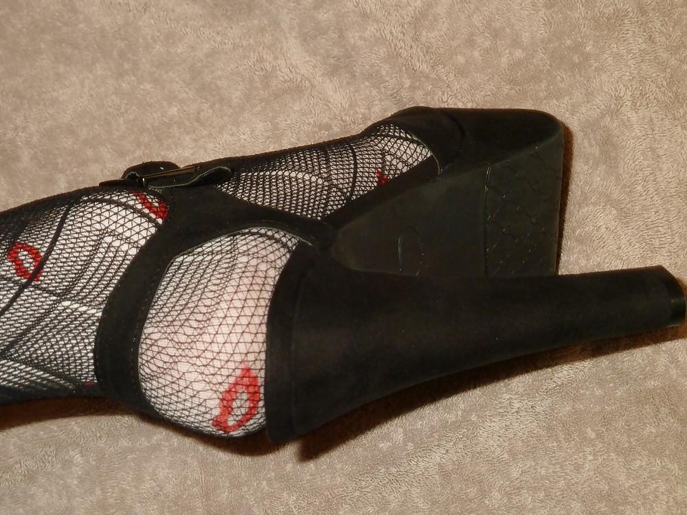 25P StockingS Feet