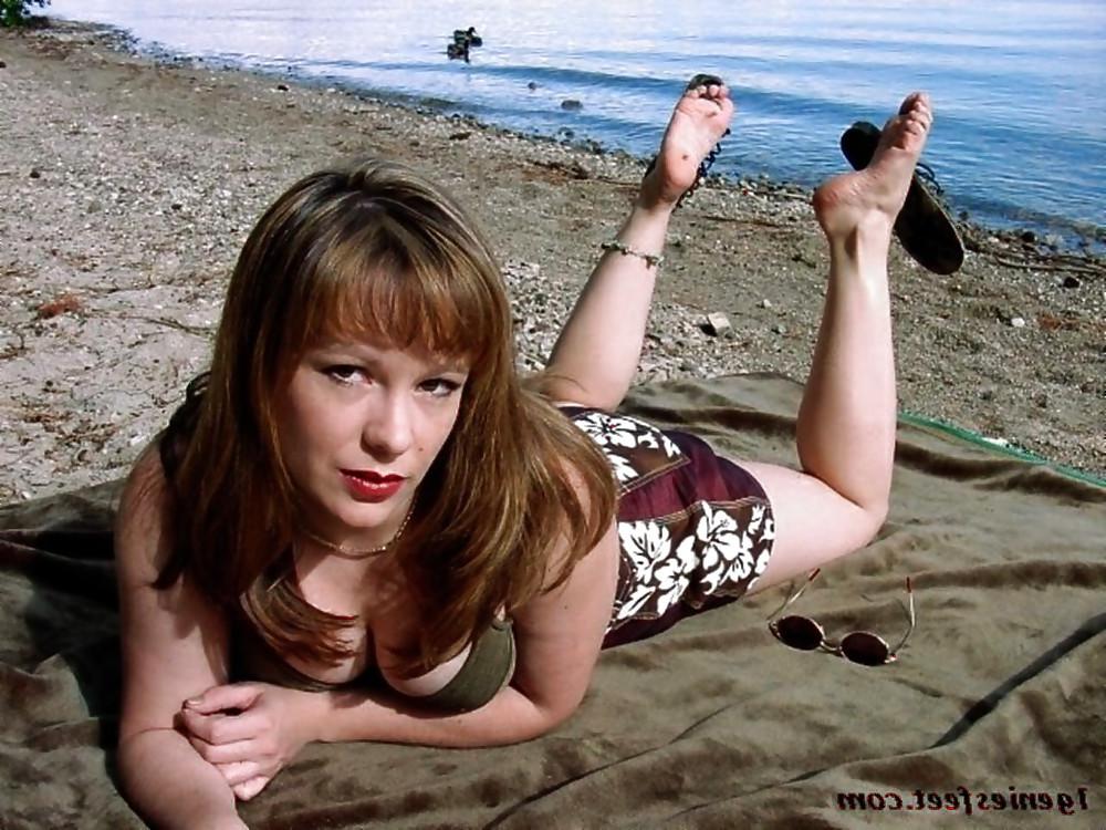 25P Genie's Feet and Facials