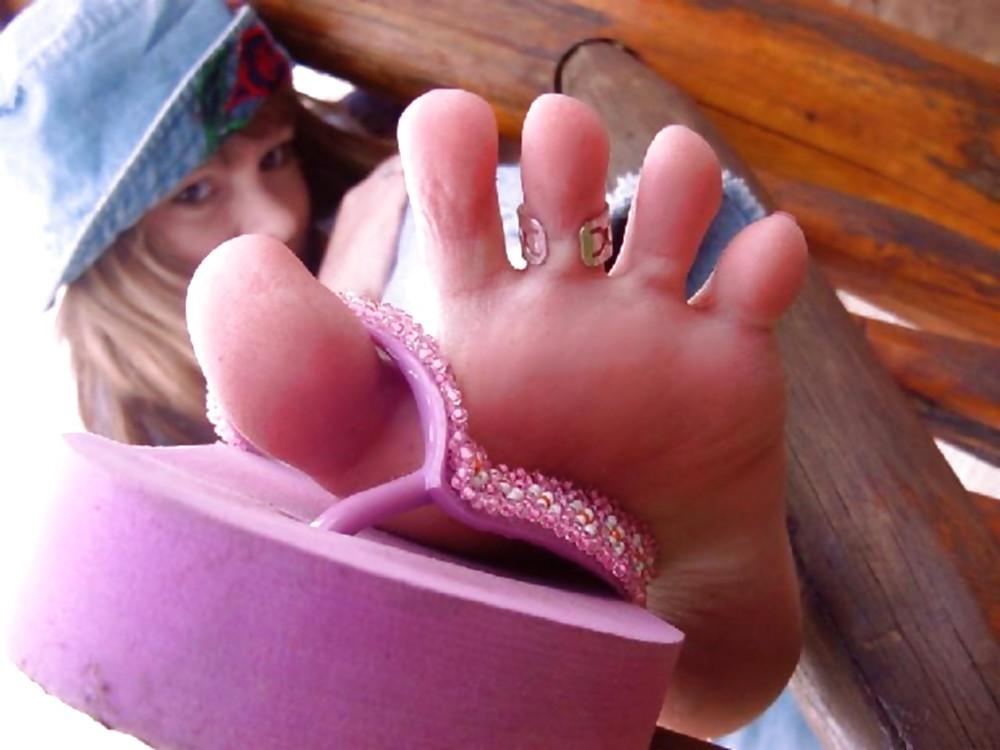 25P Genie's Feet and Facials