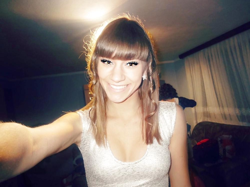 25P Cute blonde teen with bangs