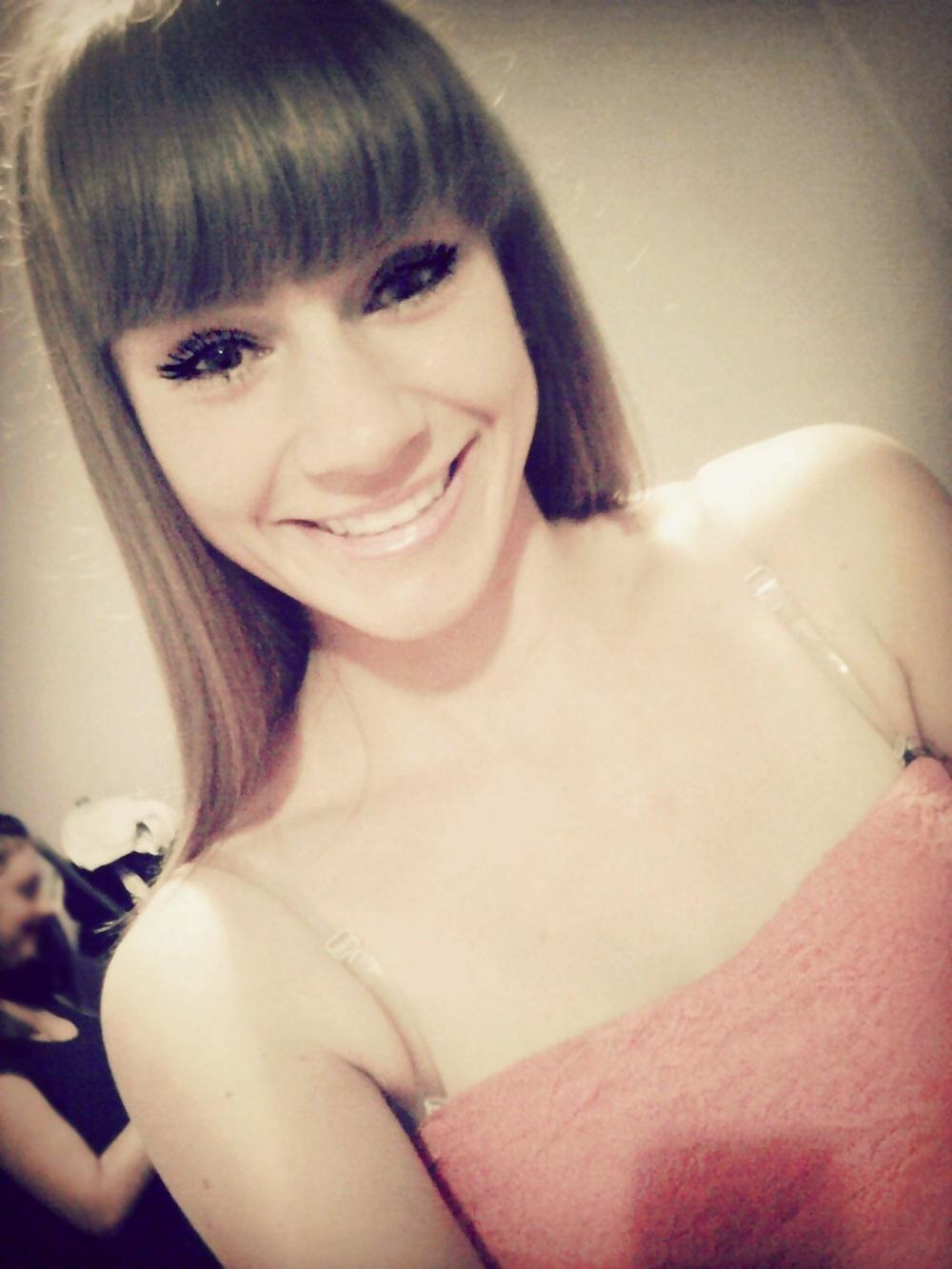 25P Cute blonde teen with bangs