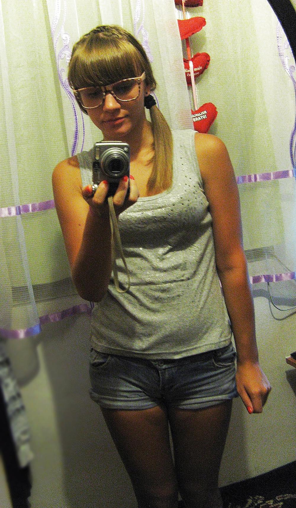 25P Cute blonde teen with bangs
