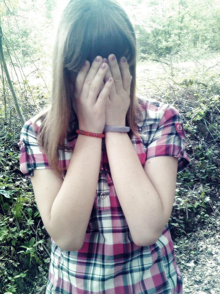 25P Cute blonde teen with bangs