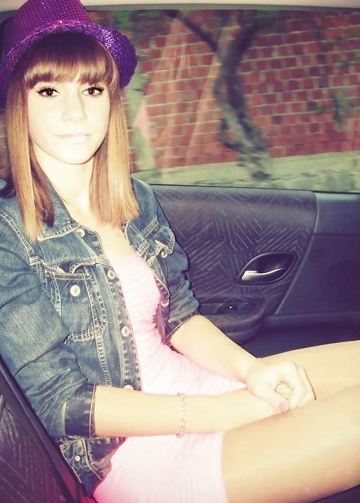 25P Cute blonde teen with bangs