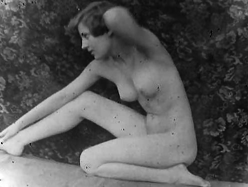 7P Nosferatu's Female Nudes