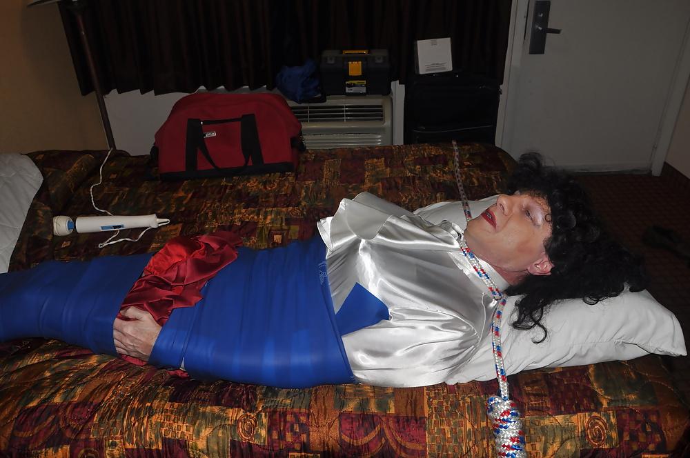 16P Kinky fun with Stephanie Lorain and friends 1