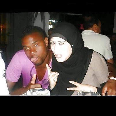25P COMMENTS. . MUSLIM REAL GIRLS!