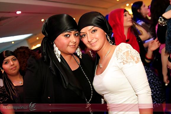 25P COMMENTS. . MUSLIM REAL GIRLS!