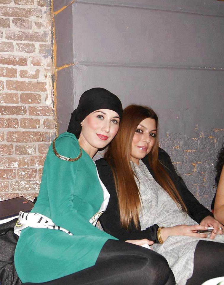 25P COMMENTS. . MUSLIM REAL GIRLS!