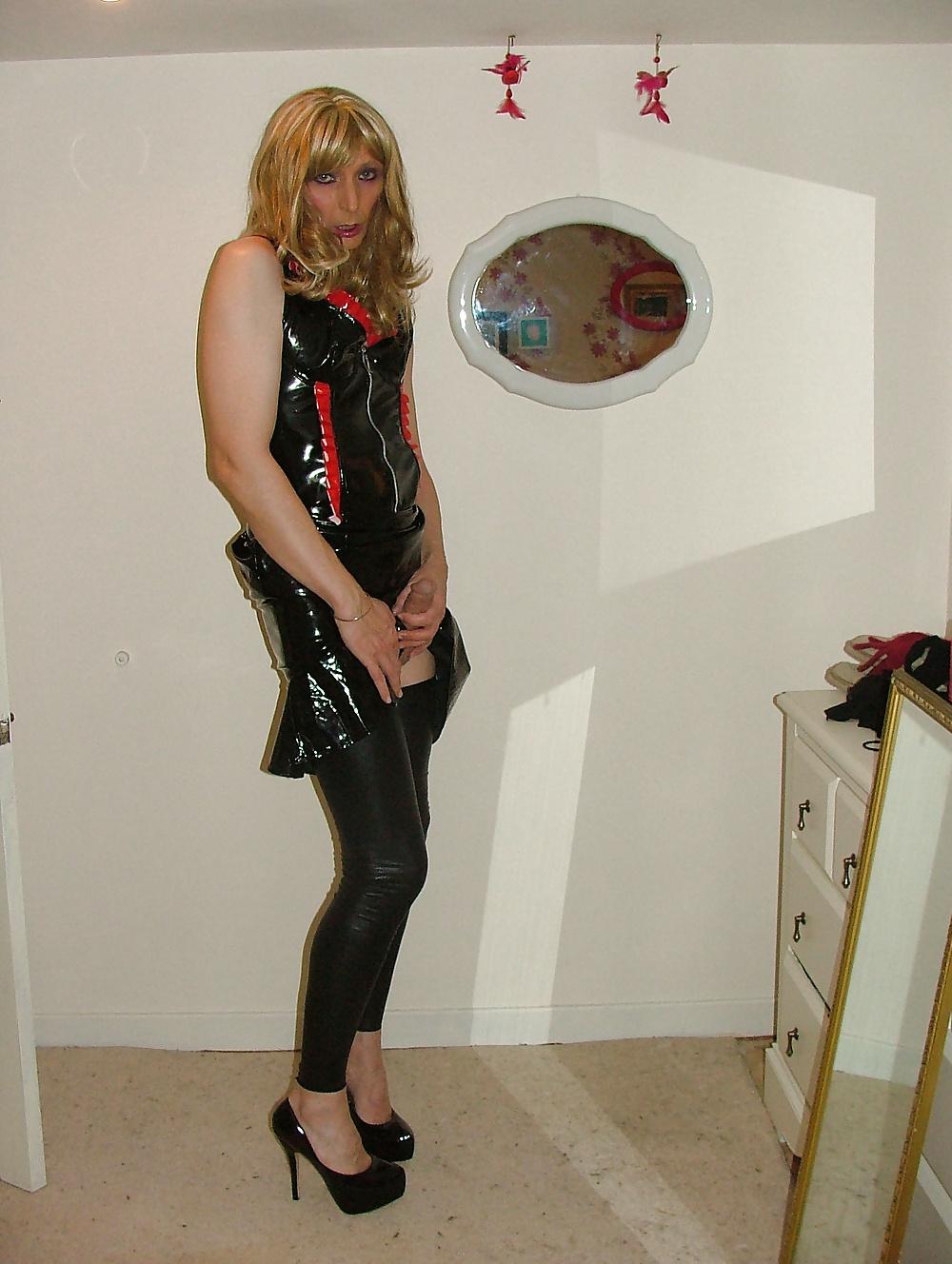 25P Black PVC