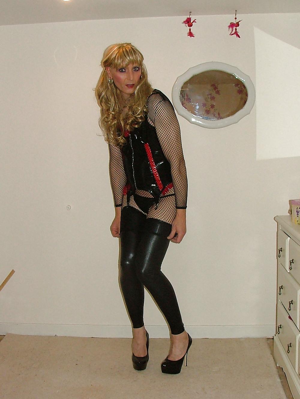 25P Black PVC