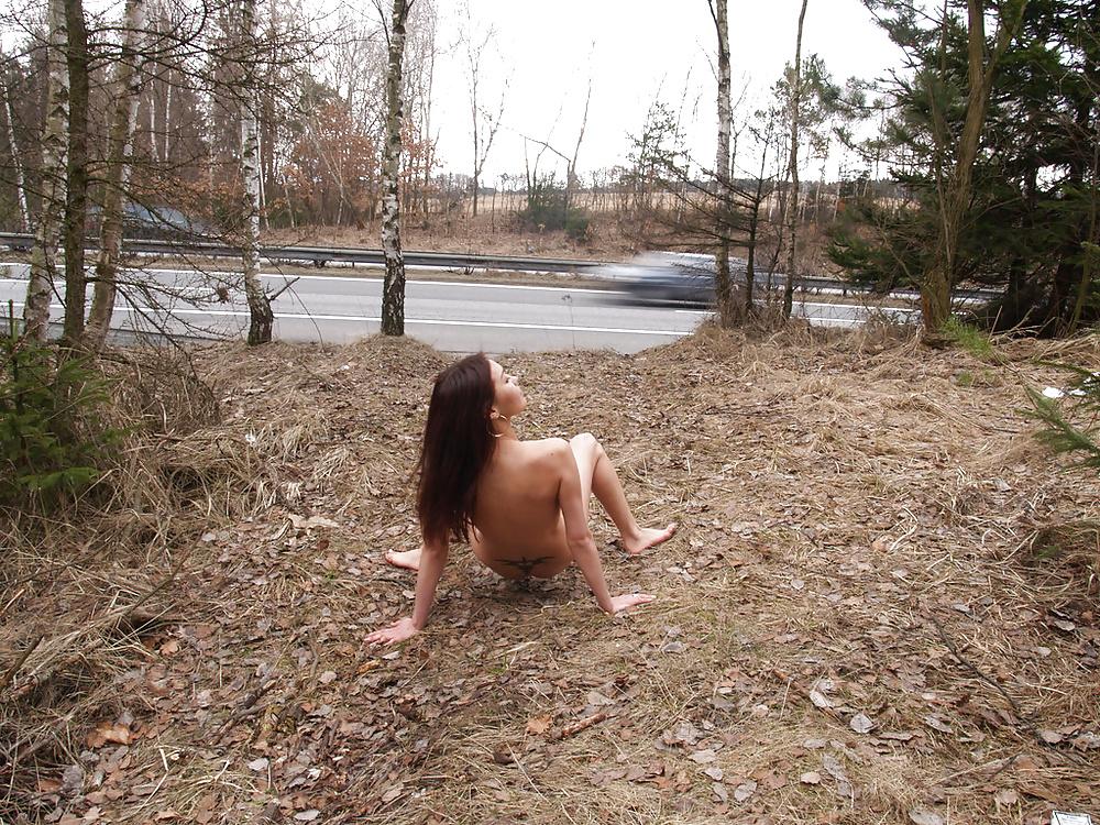 25P Mongolian chicken-wife Agy flashing in public