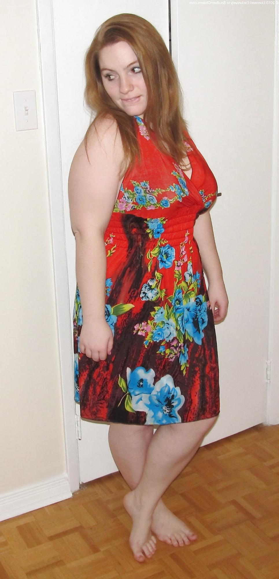 25P Little chubby likes pantyhose
