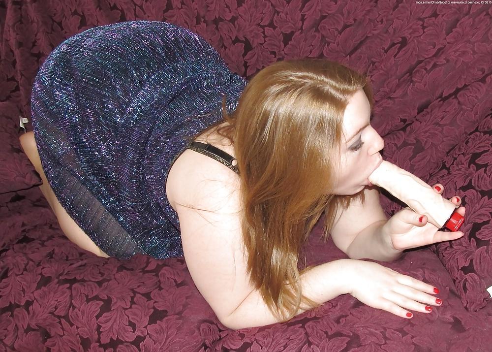 25P Little chubby likes pantyhose