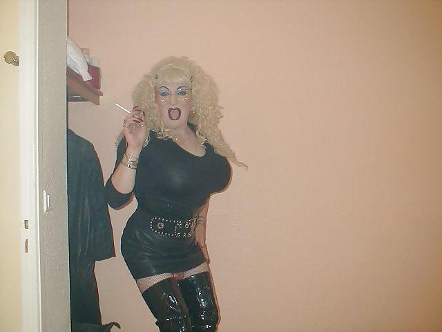 10P Heavy makeup Bitch