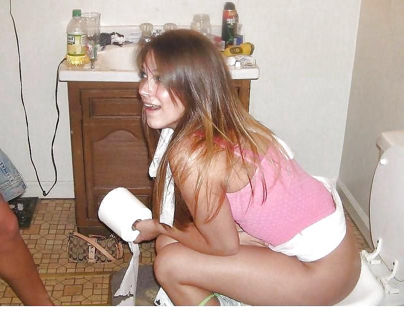 11P Panties down in toilet