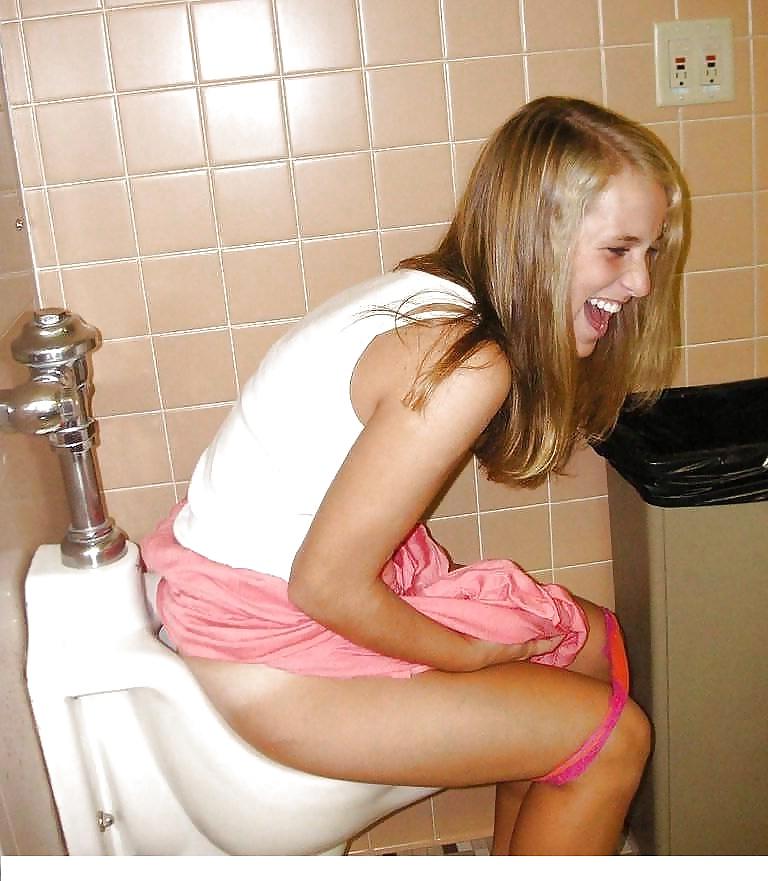 11P Panties down in toilet
