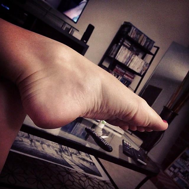 25P Karlie Montana feet