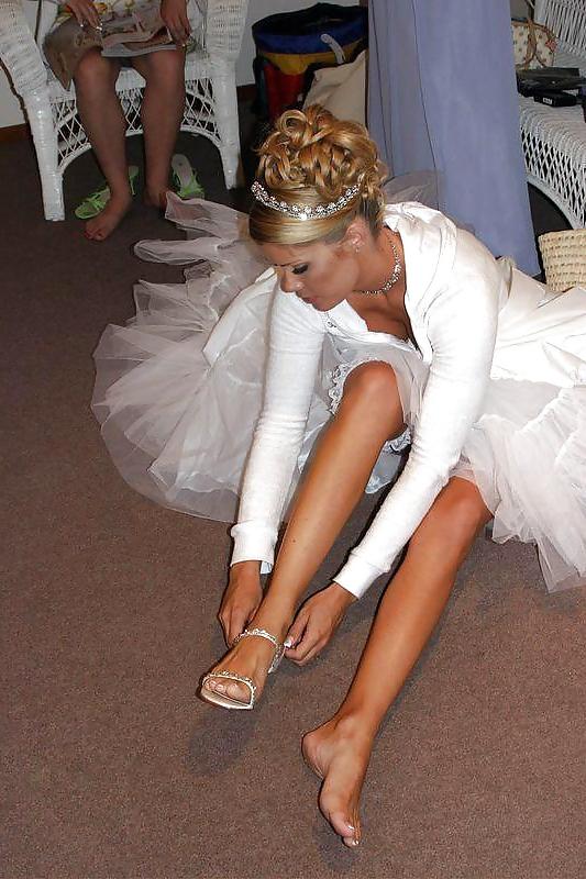 20P Wedding bride oops,flashing 2