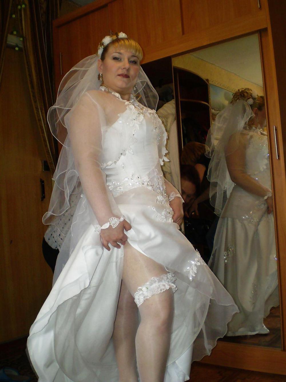 20P Wedding bride oops,flashing 2