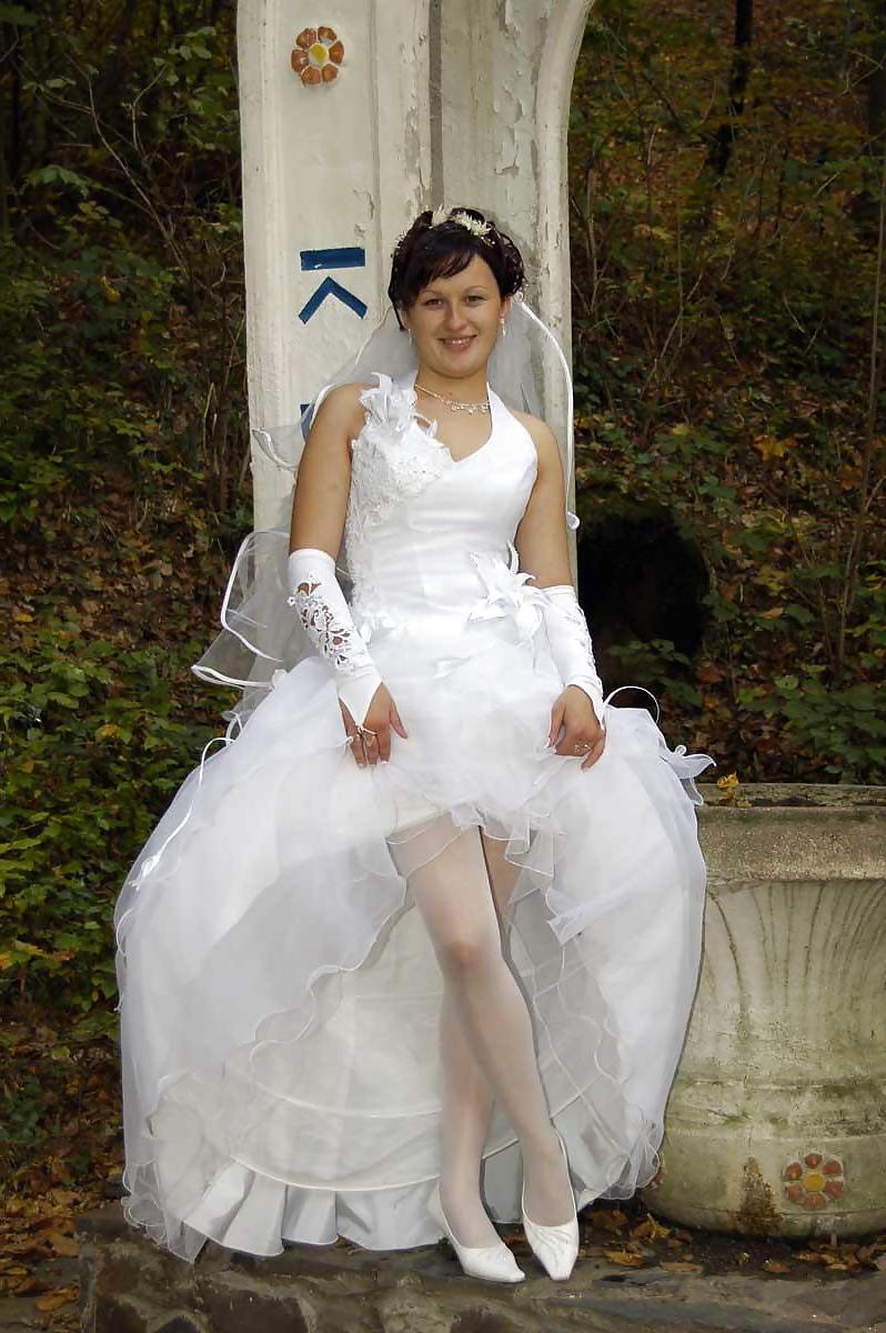20P Wedding bride oops,flashing 2