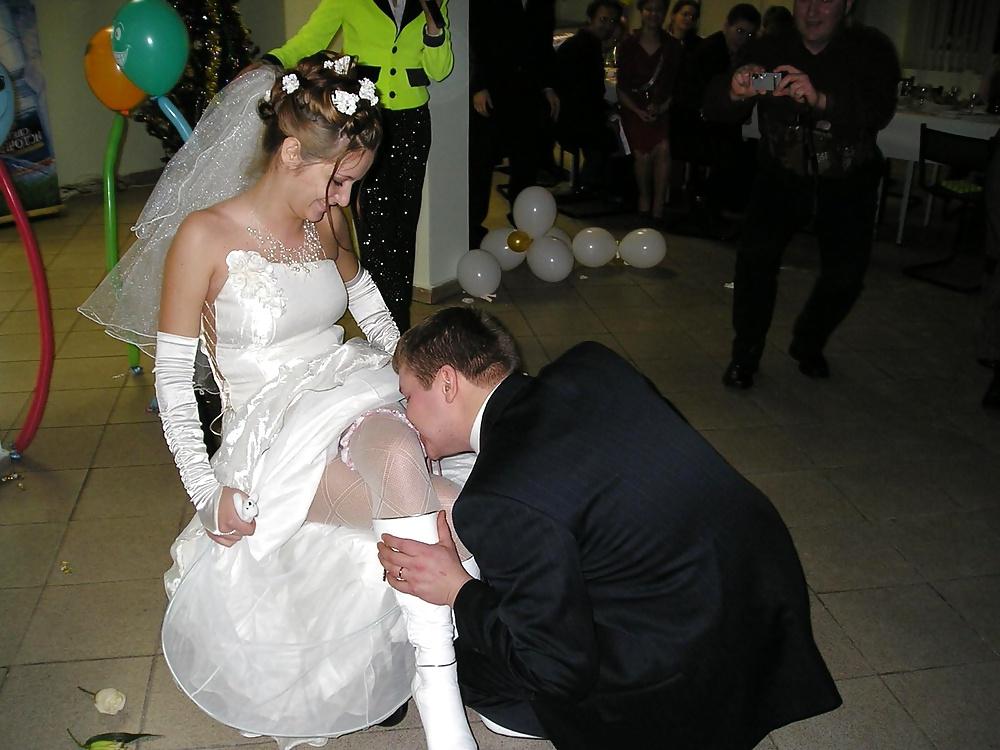 20P Wedding bride oops,flashing 2