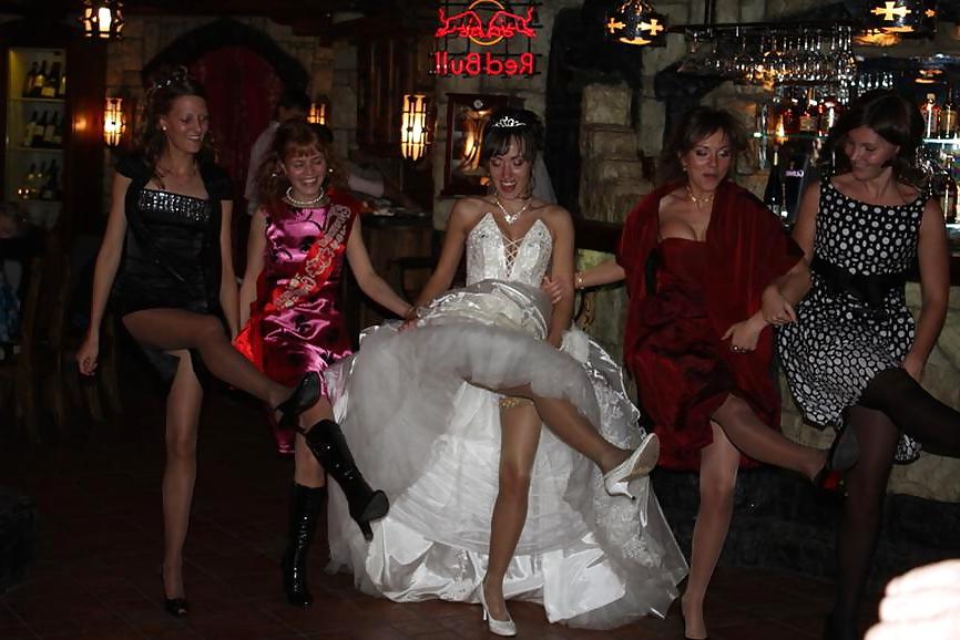 20P Wedding bride oops,flashing 2