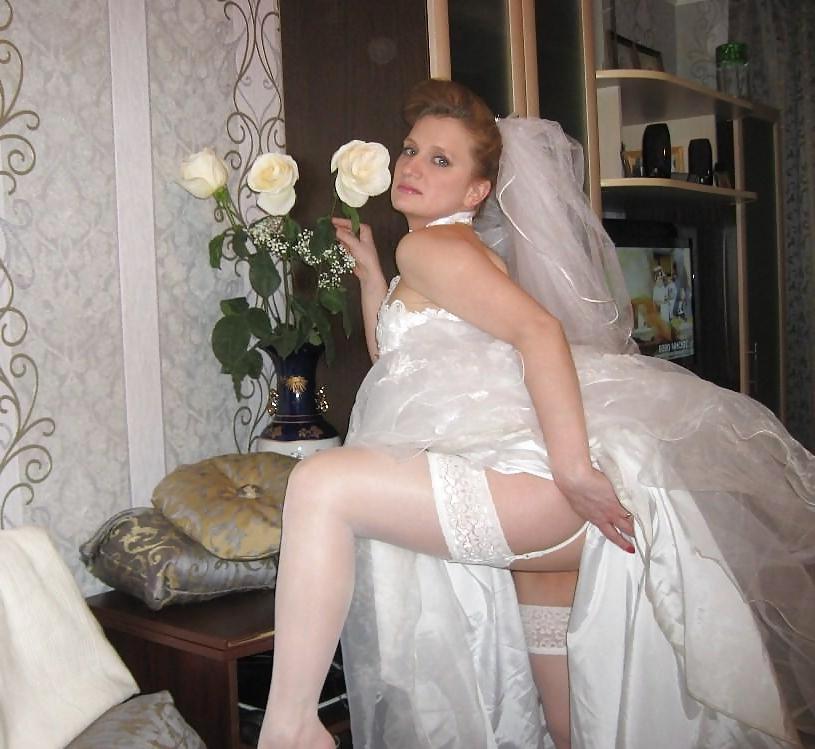 20P Wedding bride oops,flashing 2
