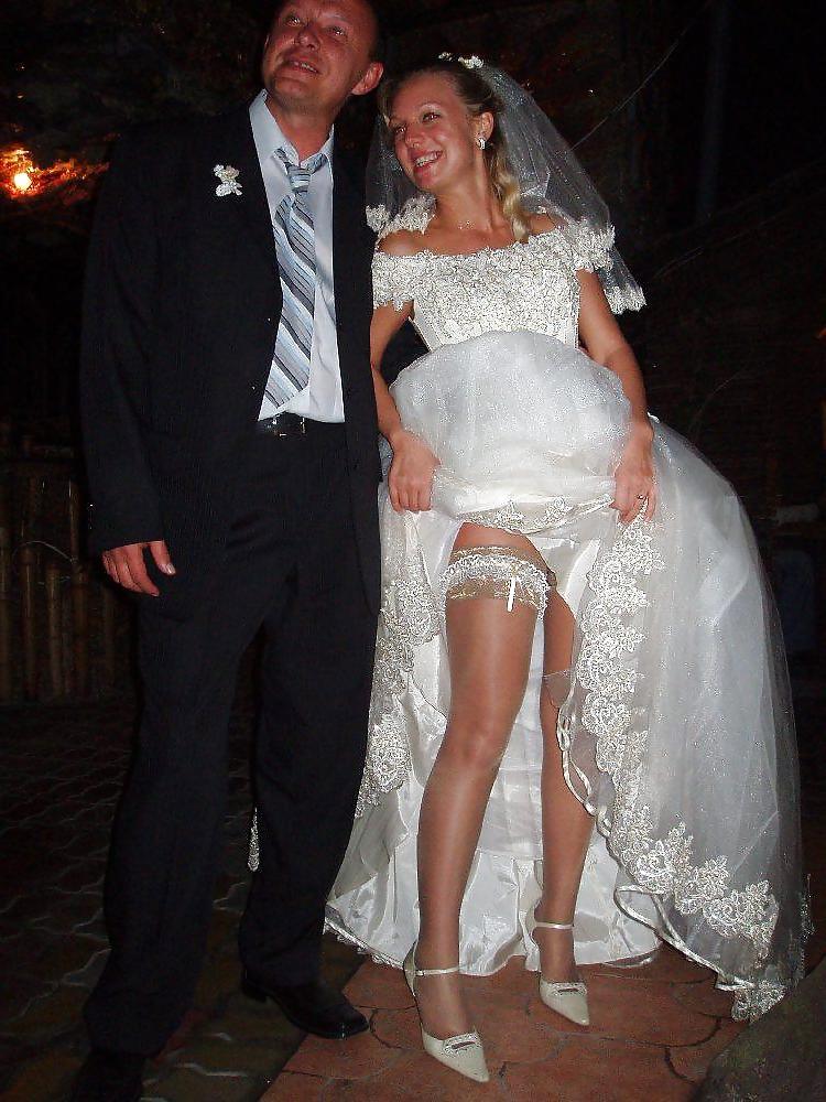 20P Wedding bride oops,flashing 2