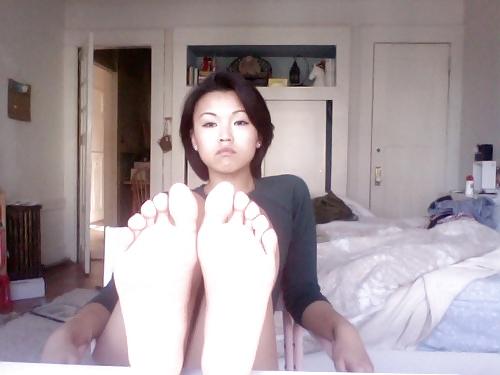 25P Feet To Eat