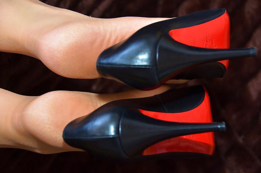 25P Wife's feet in Nylons - Samples 1