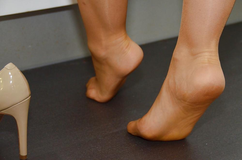 25P Wife's feet in Nylons - Samples 1