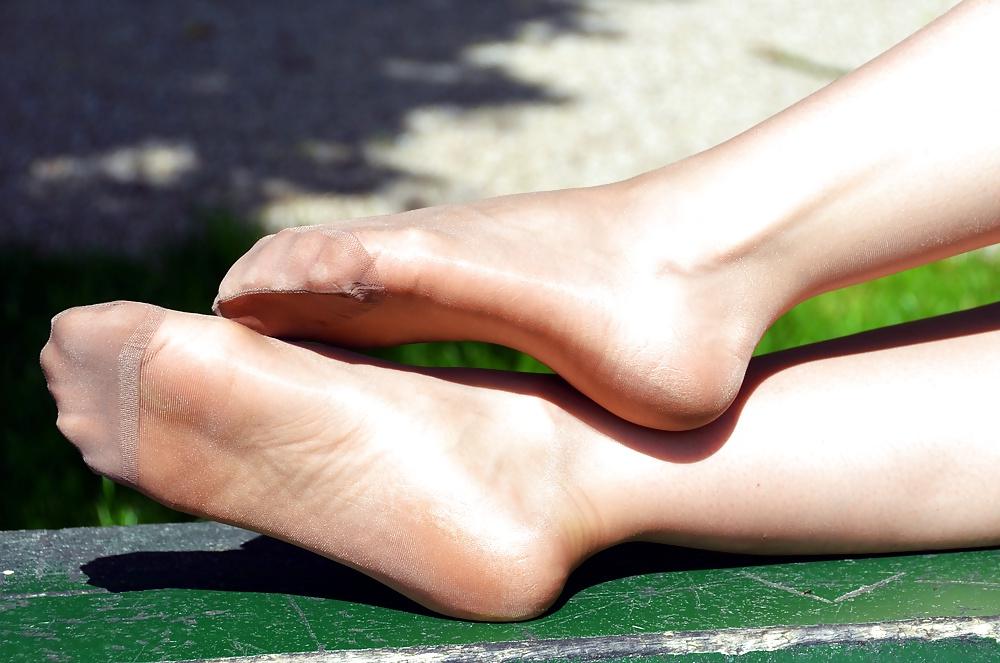 25P Wife's feet in Nylons - Samples 1