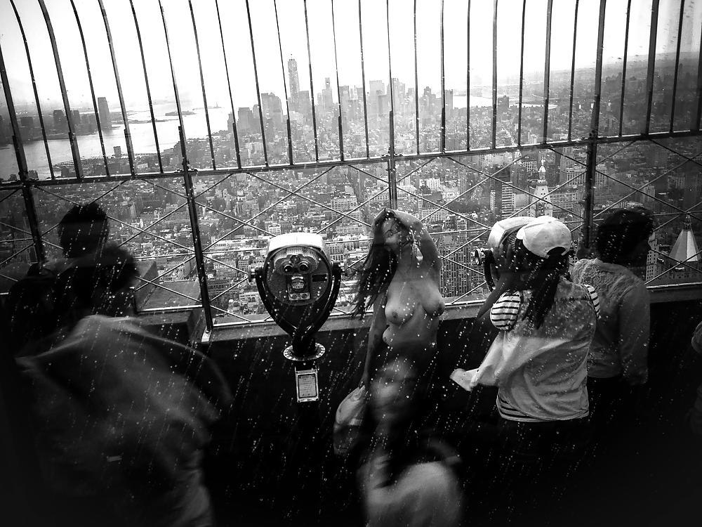 6P Shelby Carter Topless Empire State Building