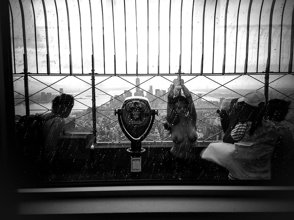 6P Shelby Carter Topless Empire State Building