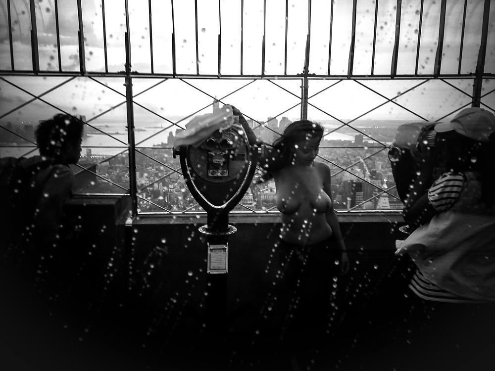 6P Shelby Carter Topless Empire State Building